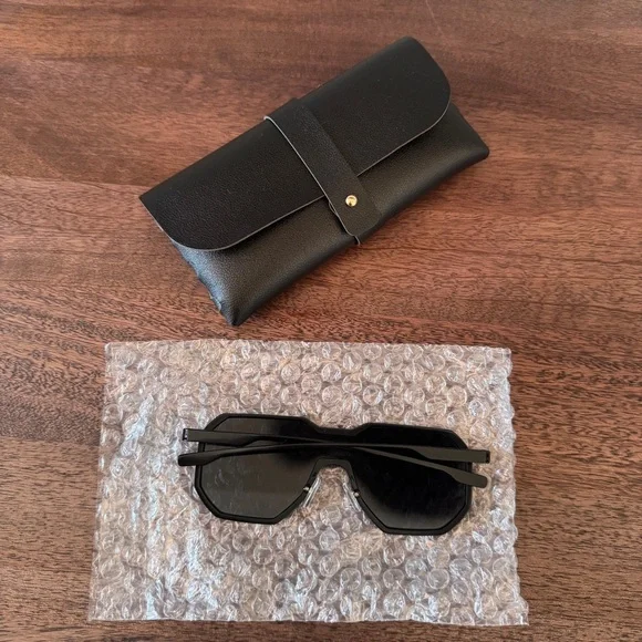 NEW! Titanium Alloy Sunglasses in black with Sunglasses Case
